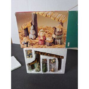 GIFTCO~  INC~ CHRISTMAS BLESSED NATIVITY SET~ IN ORIGINAL BOX~ WOOD LOOK
